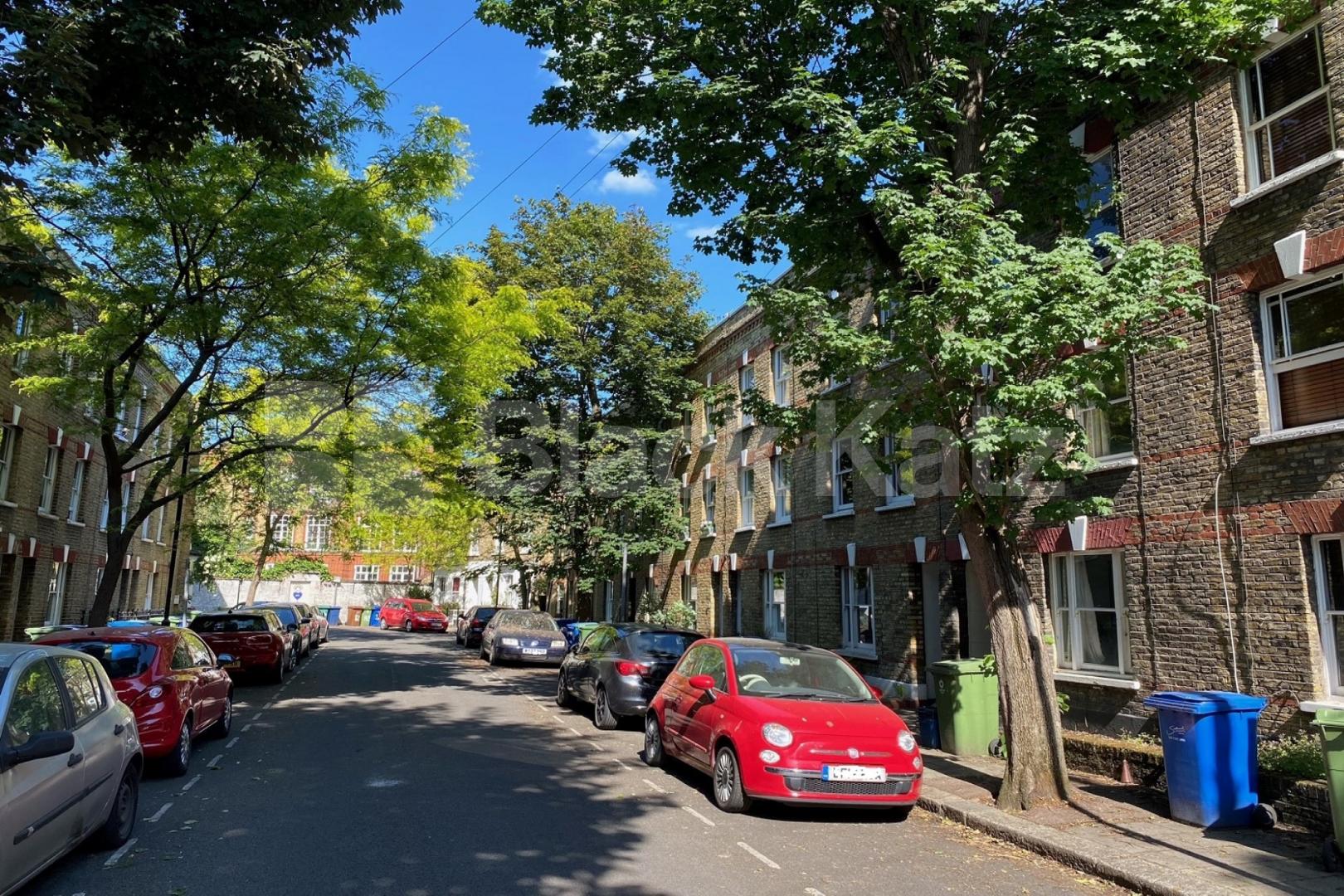 Stylish Georgian town house over three floors, two bathrooms & patio garden   Henshaw Street, Elephant and Castle